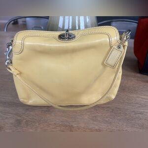 Coach Bag in Sunny Yellow
